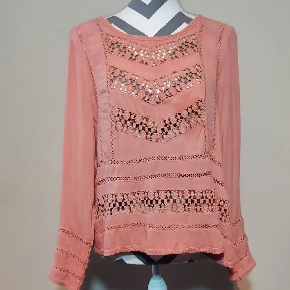 Peach Peak Thru Open Back Blouse